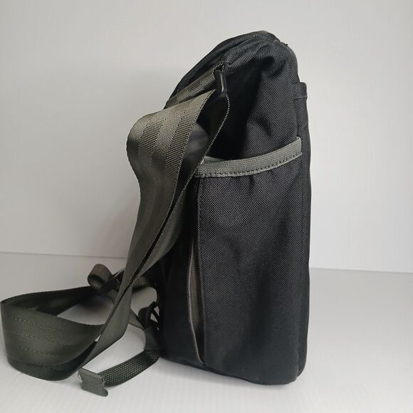 Patagonia Half Mass Mini Messenger Bag Black Adjustable Straps Reflective - Picture 2 of 14